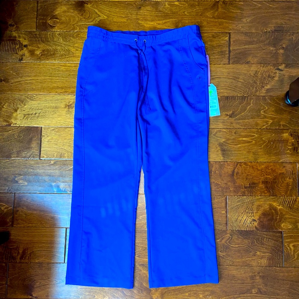 Soft scrub pants-NWT